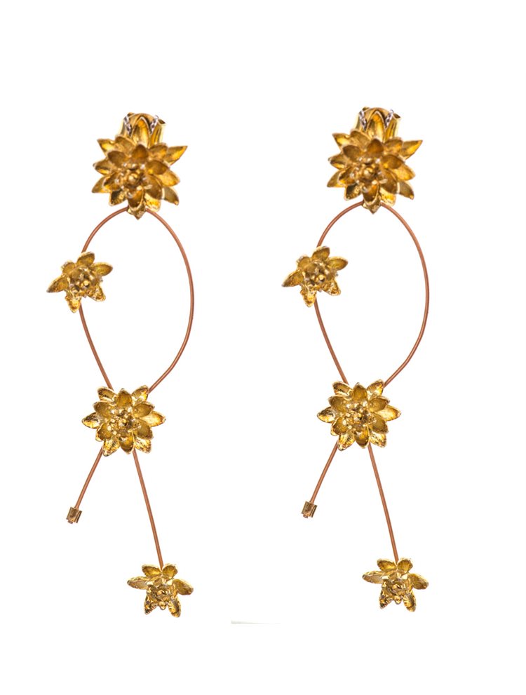 Σκουλαρίκια χειροποίητα κρεμαστά από επιχρυσωμένο ασήμι με λουλούδια