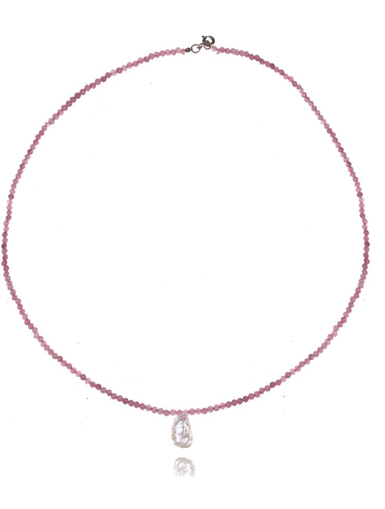 Κολιέ με ημιπολύτιμη πέτρα pink tourmaline και ακονόνιστο μαργαριτάρι fresh water pearls και ασημένια κουμπώματα 925
